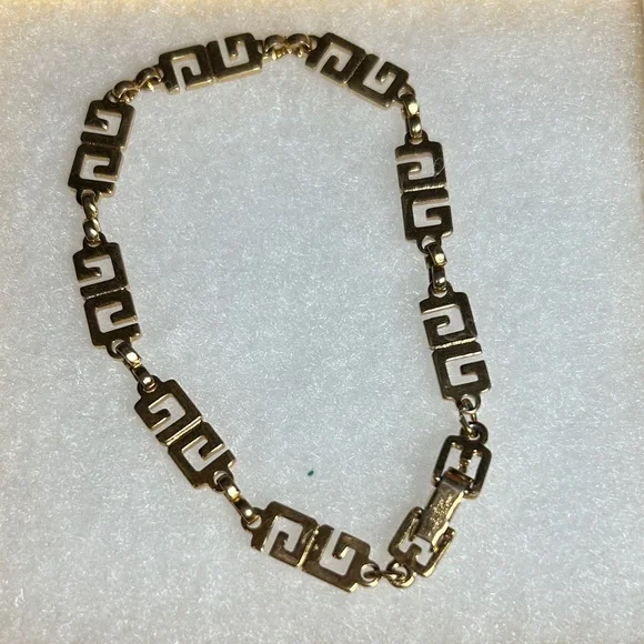 ❌SOLD IN A BUNDLE❌269. Givenchy Gold G link Bracelet with COA - Picture 2 of 5